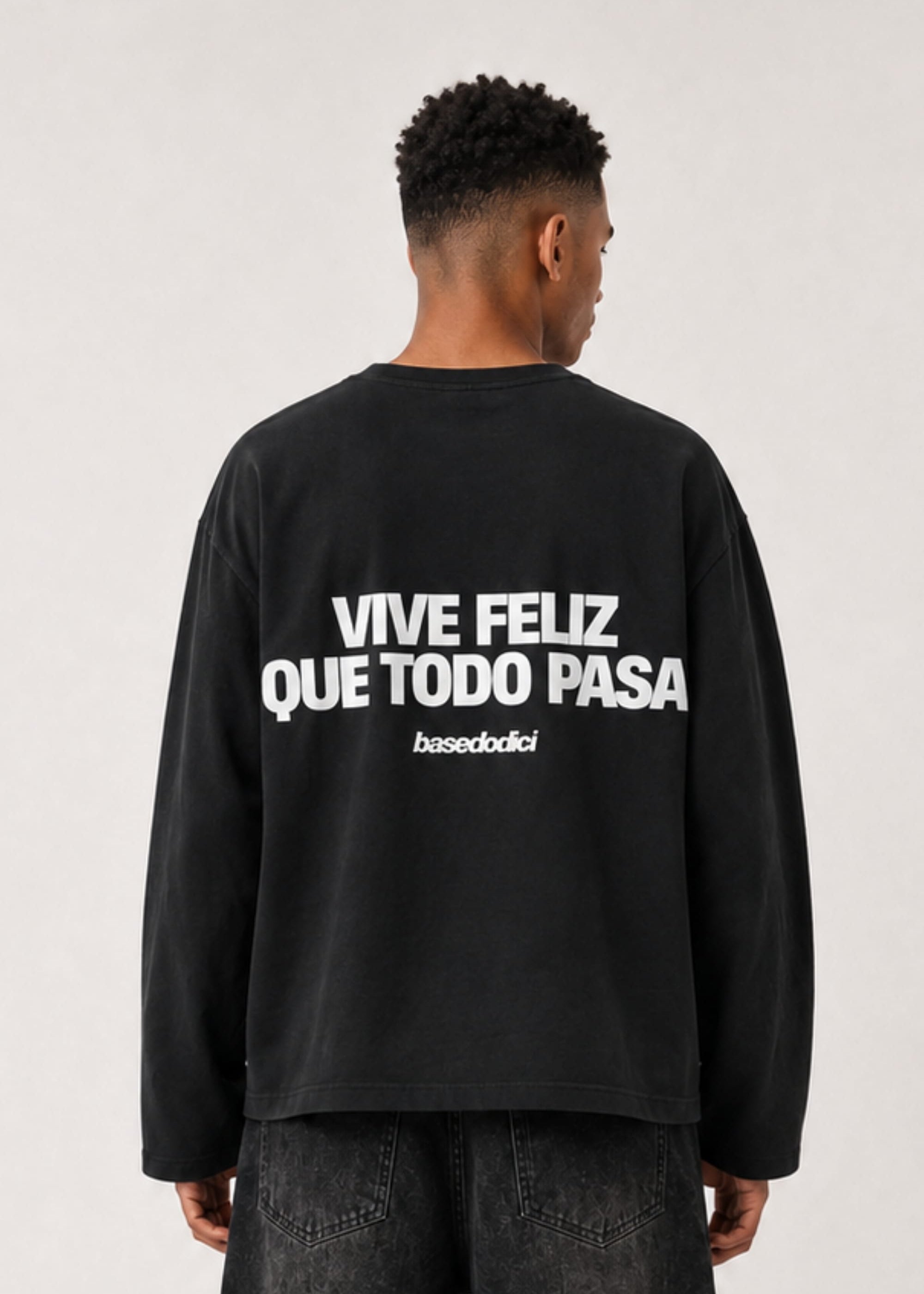 Longsleeve_VIRALEDIT_ViveFelizBlack_White_Ronaldo_back_crop.jpg