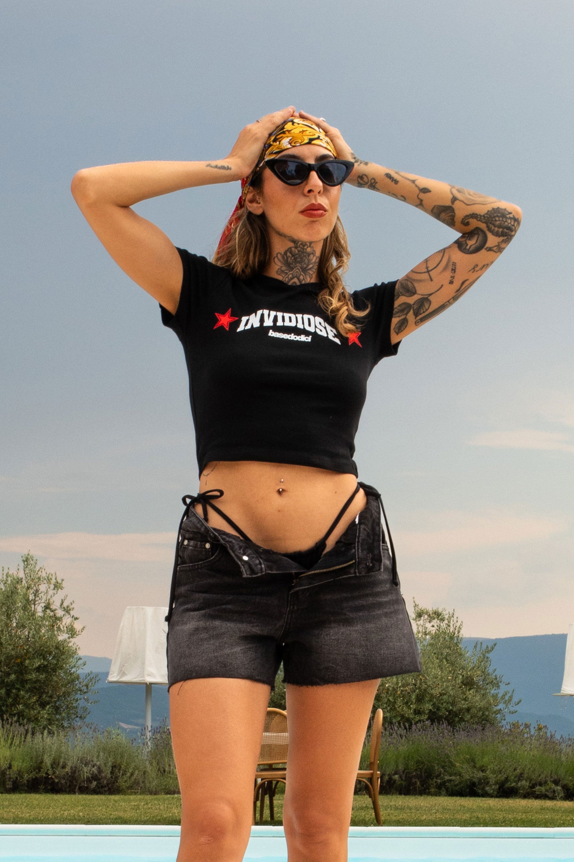 Baby Tee "DIVA" Invidiose Black