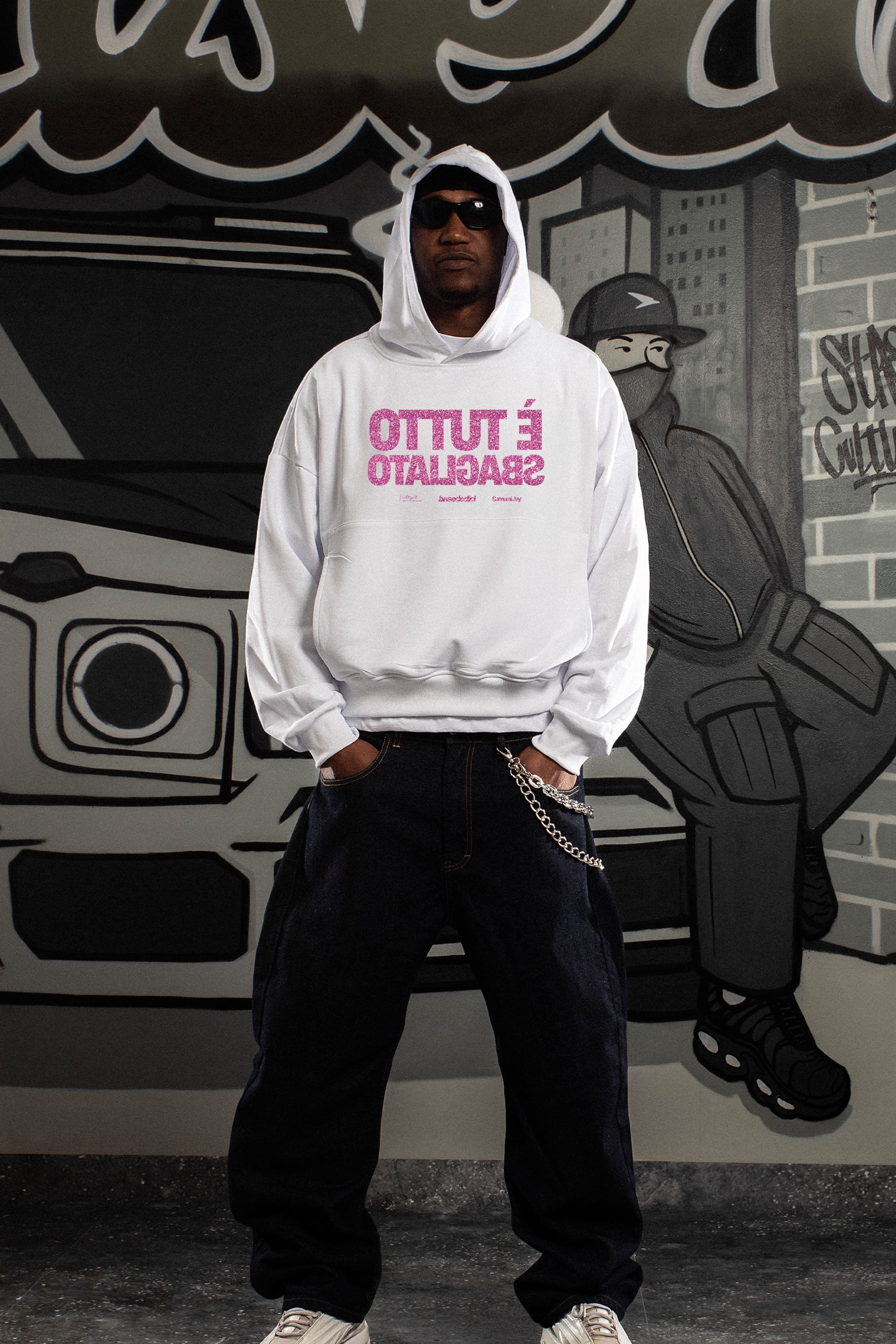 Hoodie "SAMURAIJAYxBASEDODICI" TuttoSbagliato White/GlitterPink
