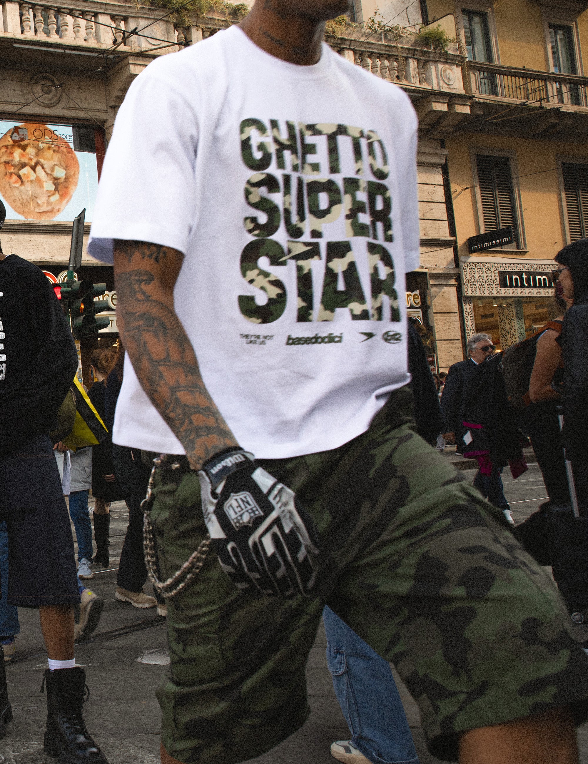 TEEGHETTOWHITE_creative_web_0001_7copy.jpg