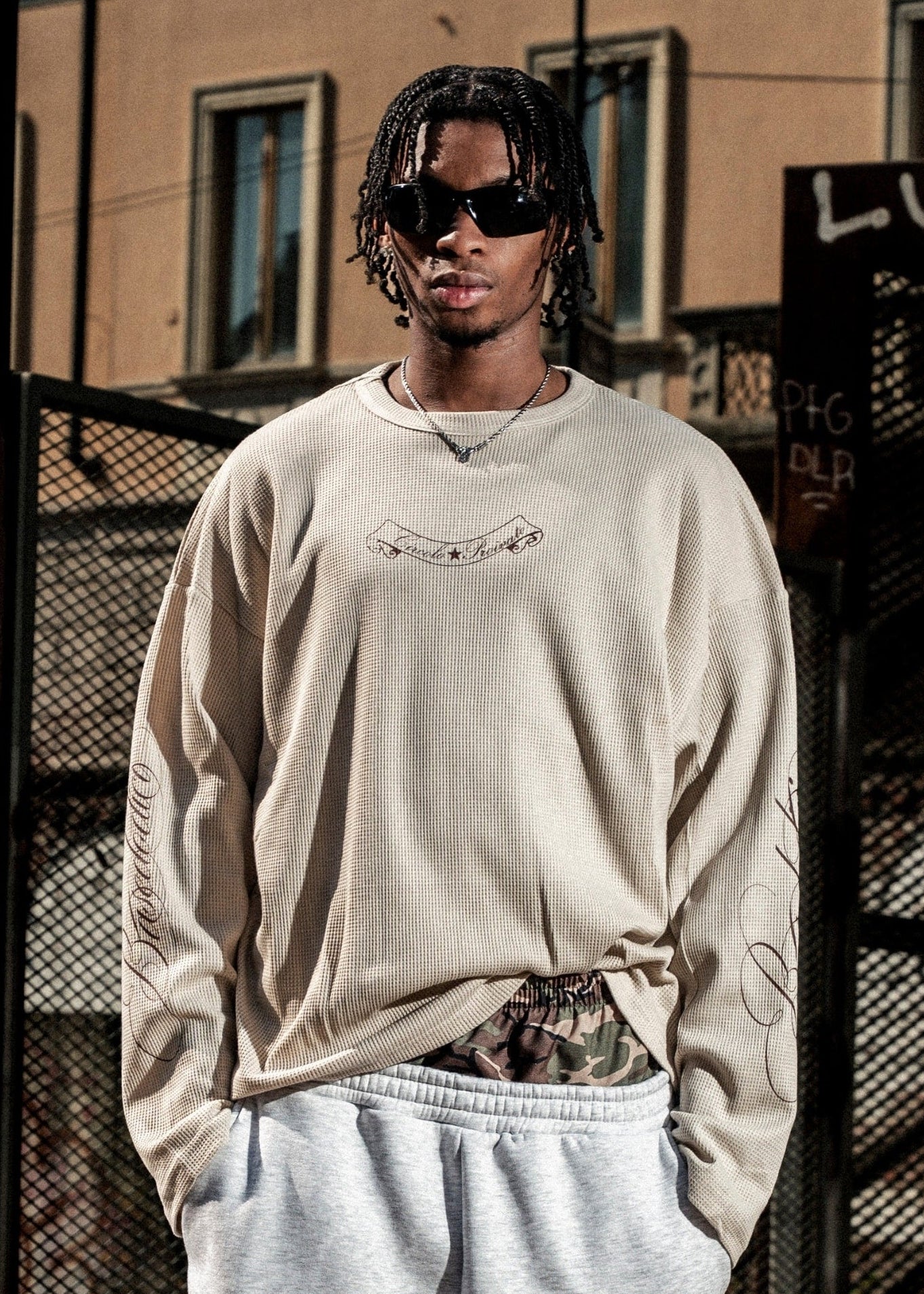 WaffleCrewneck_BROKENNESS_CircoloBeigeWaffleCrewneck_BROKENNESS_CircoloBeige1.jpg