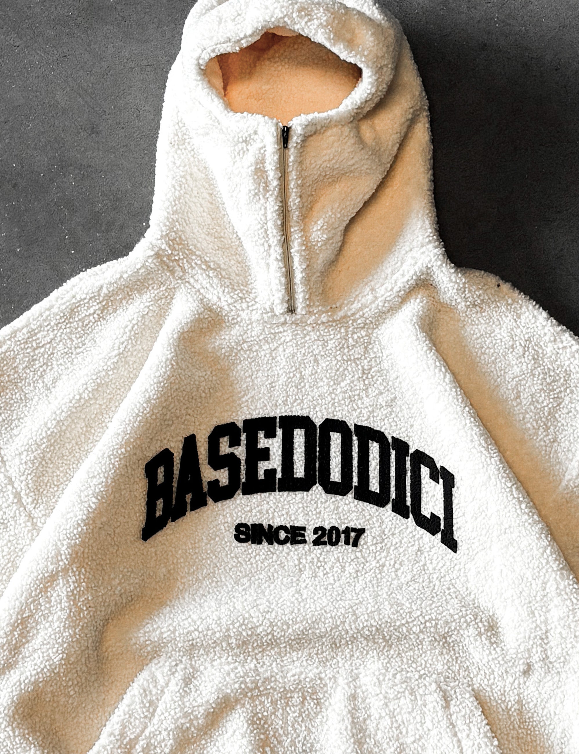 anorak_dettaglio_cream.jpg