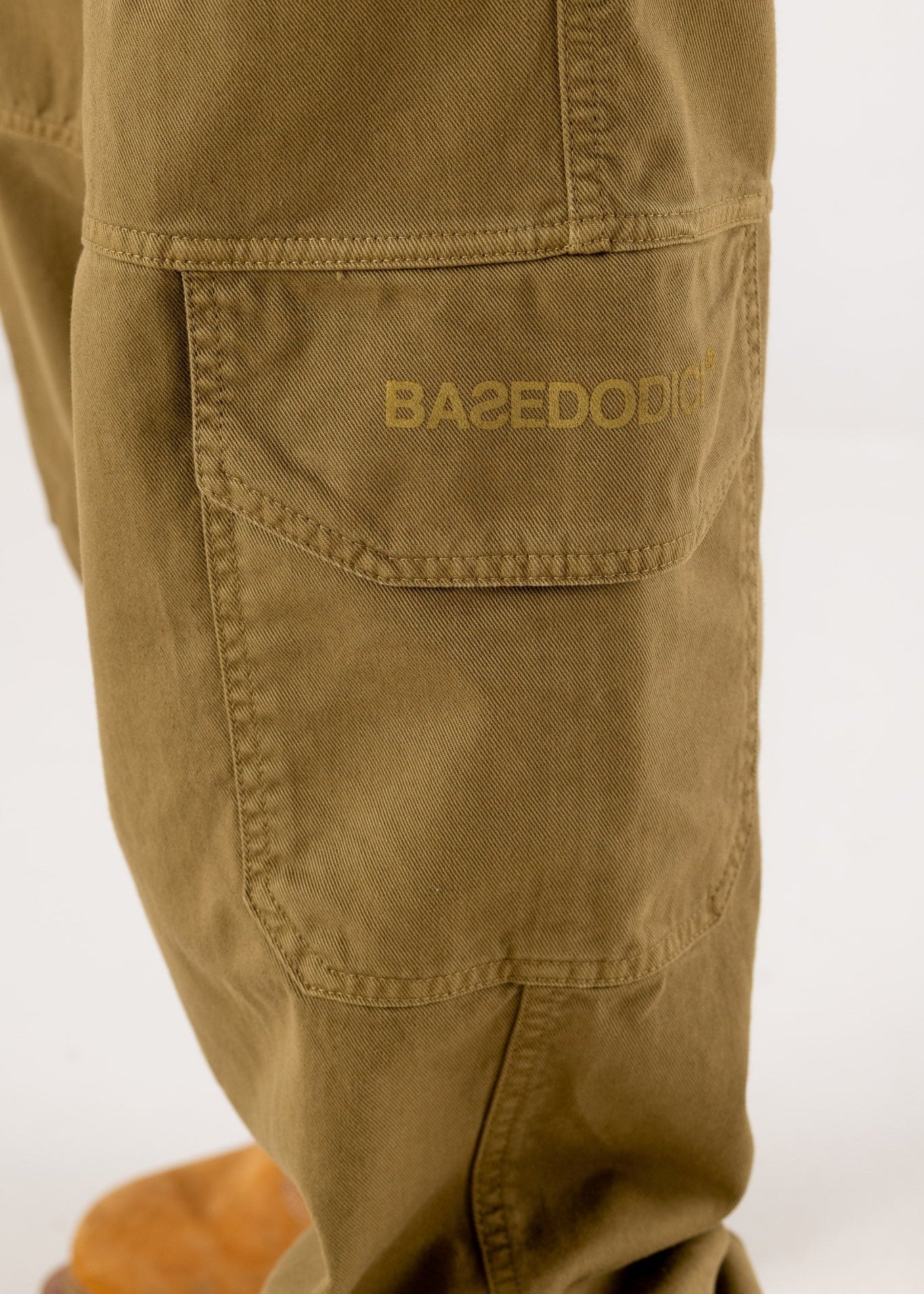 Cargo Pants “DE LA RUE À LA RUE” TheBasic Green - BASEDODICI®