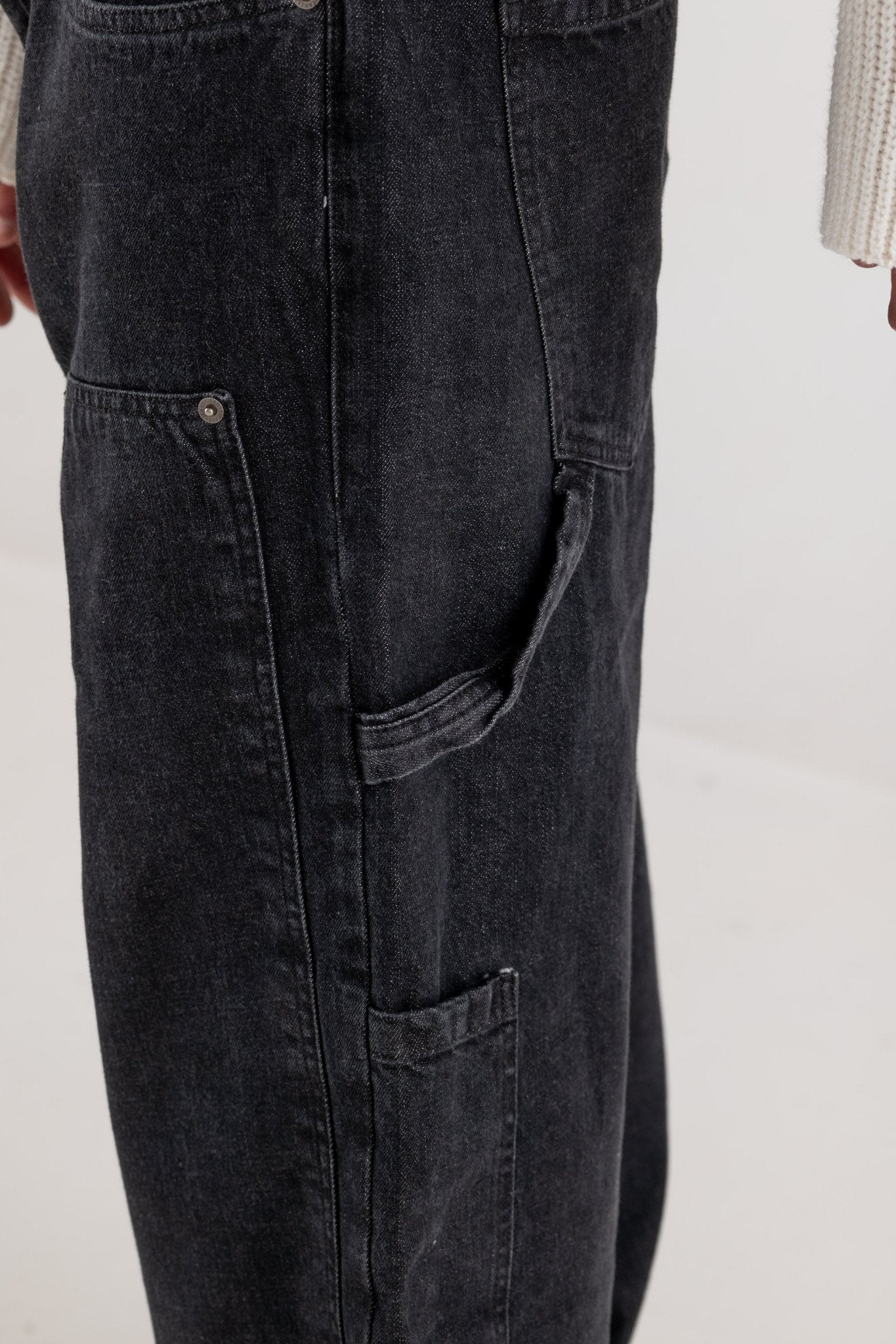 Carpenter Denim Pants “DE LA RUE À LA RUE” Black - BASEDODICI®