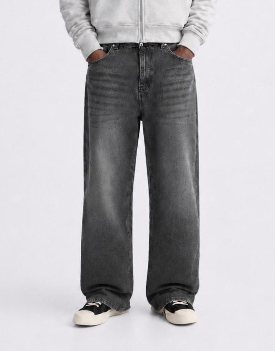 BAS logo Pants Dark Grey indossato dettaglio