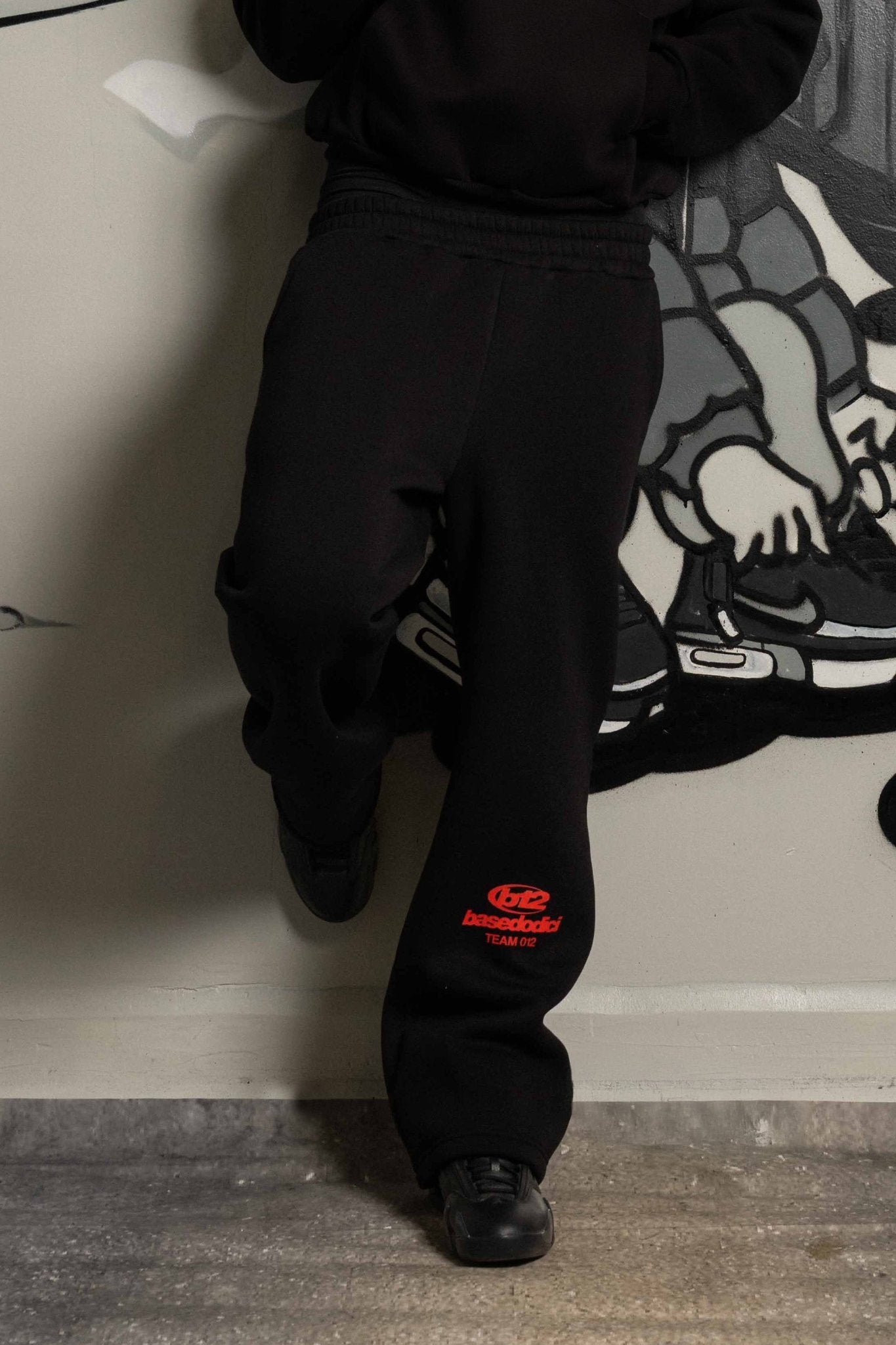 Fleece Pants "TEAM012" Logo Black/Red - BASEDODICI®