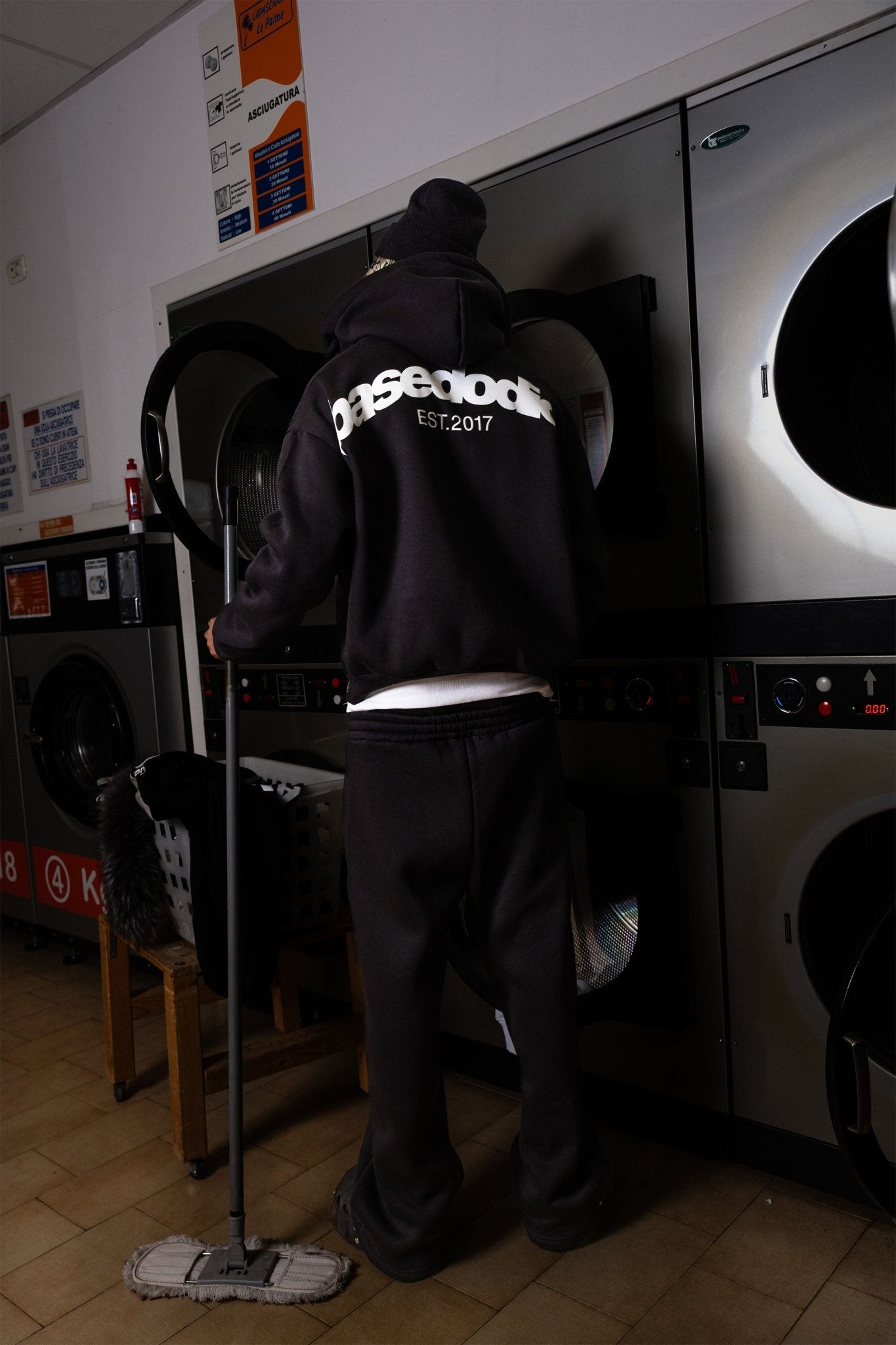 Full Zip "COMFY" Back Logo Black/White - BASEDODICI®