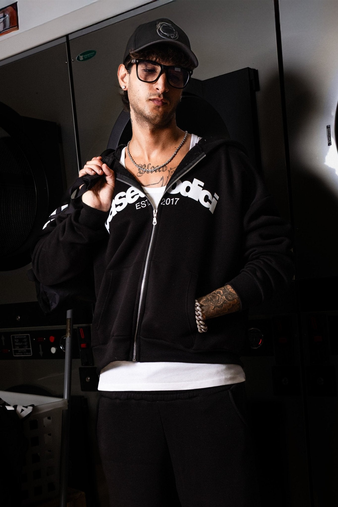 Full Zip "COMFY" Front Logo Black/White - BASEDODICI®