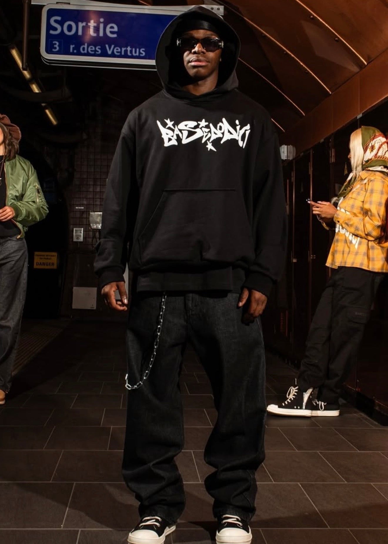 Hoodie "COMFY" Graffiti Black - BASEDODICI®