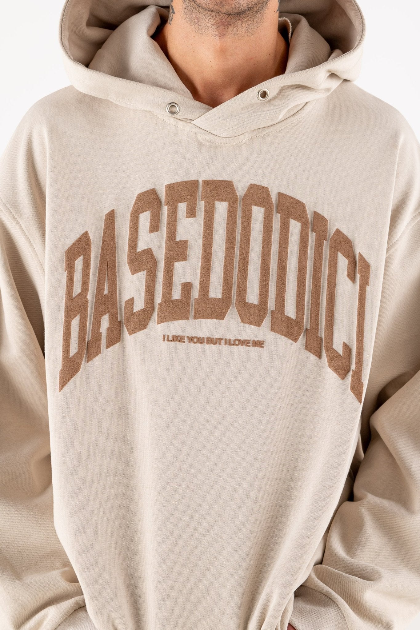 Hoodie "DE LA RUE À LA RUE" ArcLogo Beige - BASEDODICI®