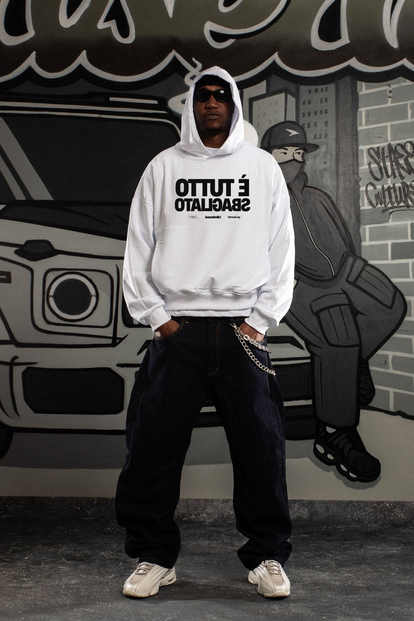 Hoodie "SAMURAIJAYxBASEDODICI" TuttoSbagliato White/Black - BASEDODICI®