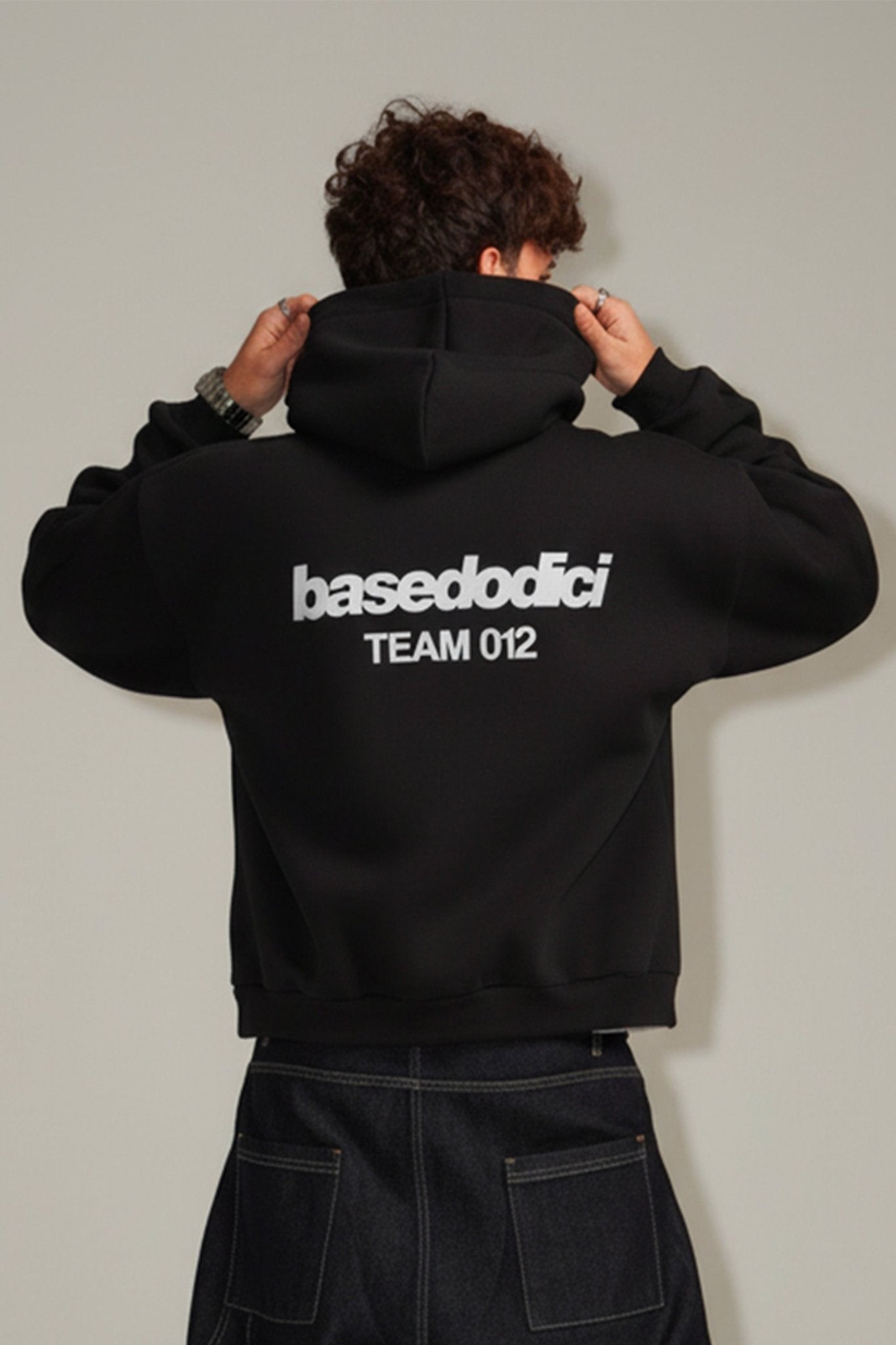 Hoodie "TEAM012" Back Logo Black/White - BASEDODICI®