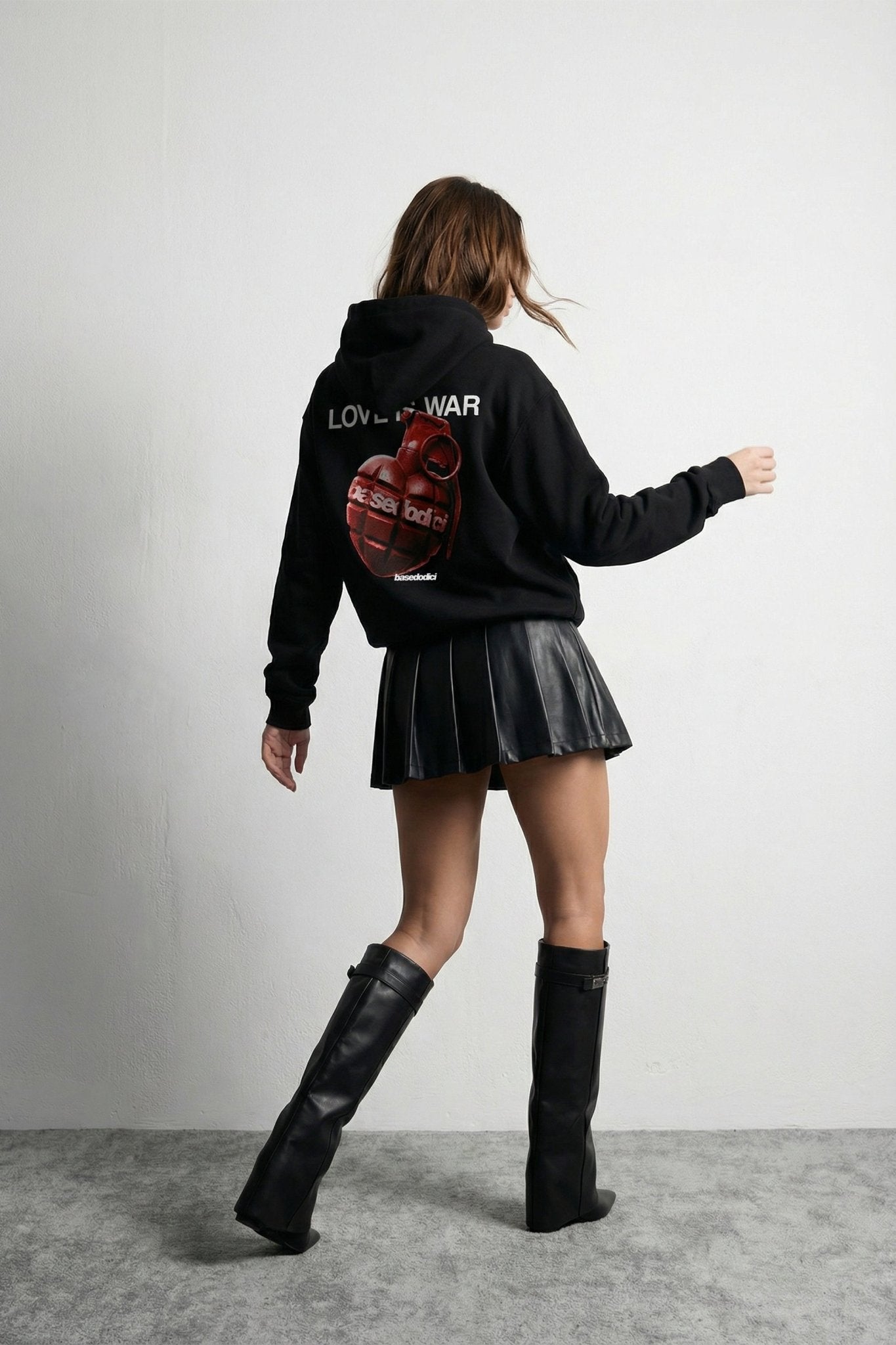 Hoodie "VALENTINE" LoveIsWar Black - BASEDODICI®