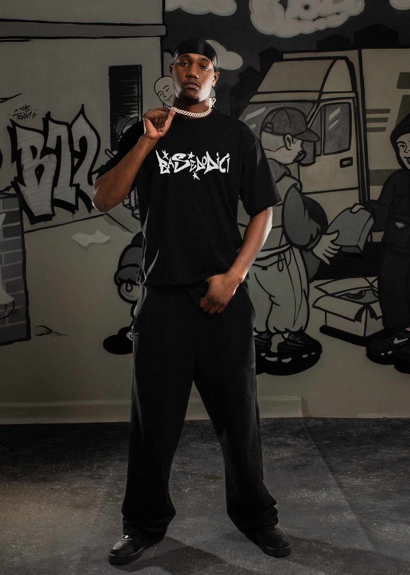 T-Shirt “COMFY” Graffiti Black - BASEDODICI®