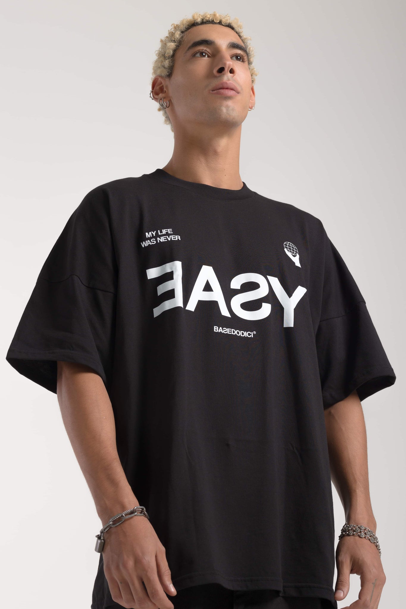 “BADINFLUENCE” Easy Black Over T-Shirt